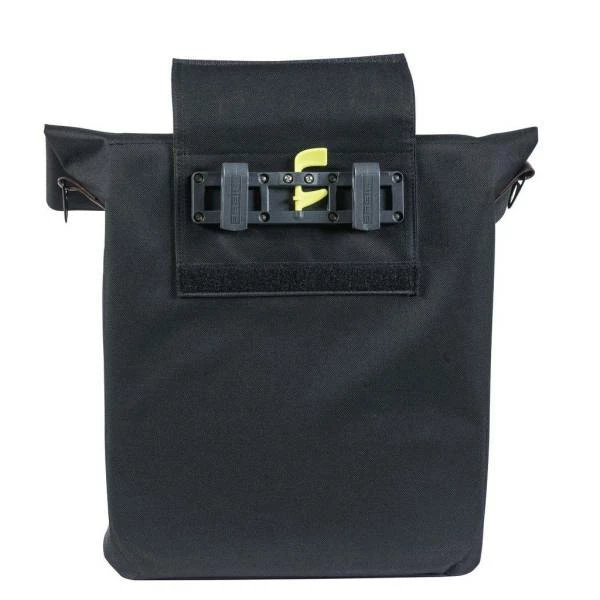 Basil City Enkele Fietstas 16L - Zwart 5 Basil City Enkele Fietstas 16L - Zwart – Image 3