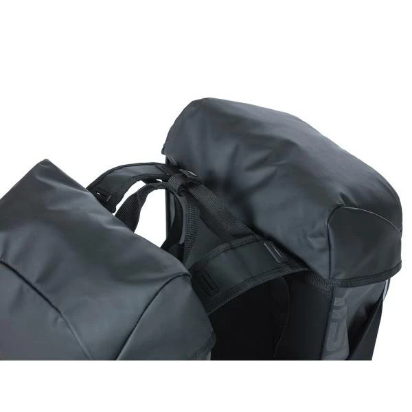 Basil Dubbele Fietstas Miles 34L - Zwart/Oranje 8 Basil Dubbele Fietstas Miles 34L - Zwart/Oranje – Image 6