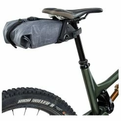 Evoc Bao Zadeltas M 2L - Carbon Grijs -Beck Tassen Soldes evoc bao zadeltas m 2l carbon grijs 4250450723080 5 l
