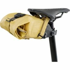 Evoc Bao Zadeltas M 2L - Loam Geel -Beck Tassen Soldes evoc bao zadeltas m 2l loam geel 4250450723097 4 l