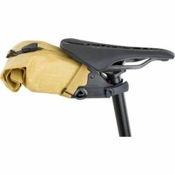 Evoc Bao Zadeltas M 2L - Loam Geel -Beck Tassen Soldes evoc bao zadeltas m 2l loam geel 4250450723097 5 l