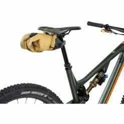 Evoc Bao Zadeltas M 2L - Loam Geel -Beck Tassen Soldes evoc bao zadeltas m 2l loam geel 4250450723097 6 l