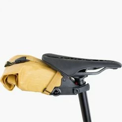 Evoc Bao Zadeltas S 1L - Loam Geel -Beck Tassen Soldes evoc bao zadeltas s 1l loam geel 4250450723073 5 l