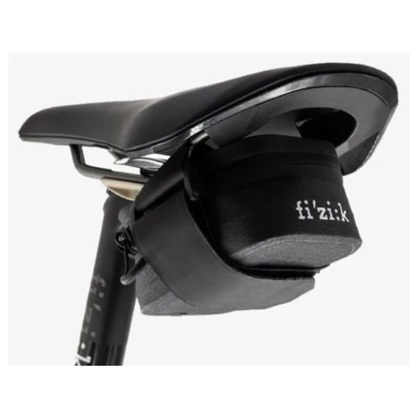 Fizik Zadeltas 0.4L Klittenband - Zwart 8 Fizik Zadeltas 0.4L Klittenband - Zwart – Image 6